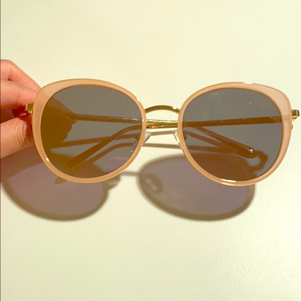 Reflective pink sunglasses